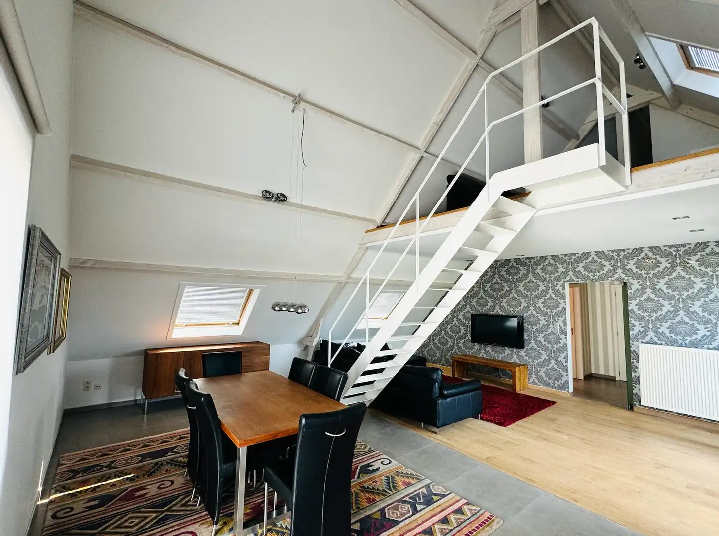 Trendy appartement met terras en garagebox! foto 2