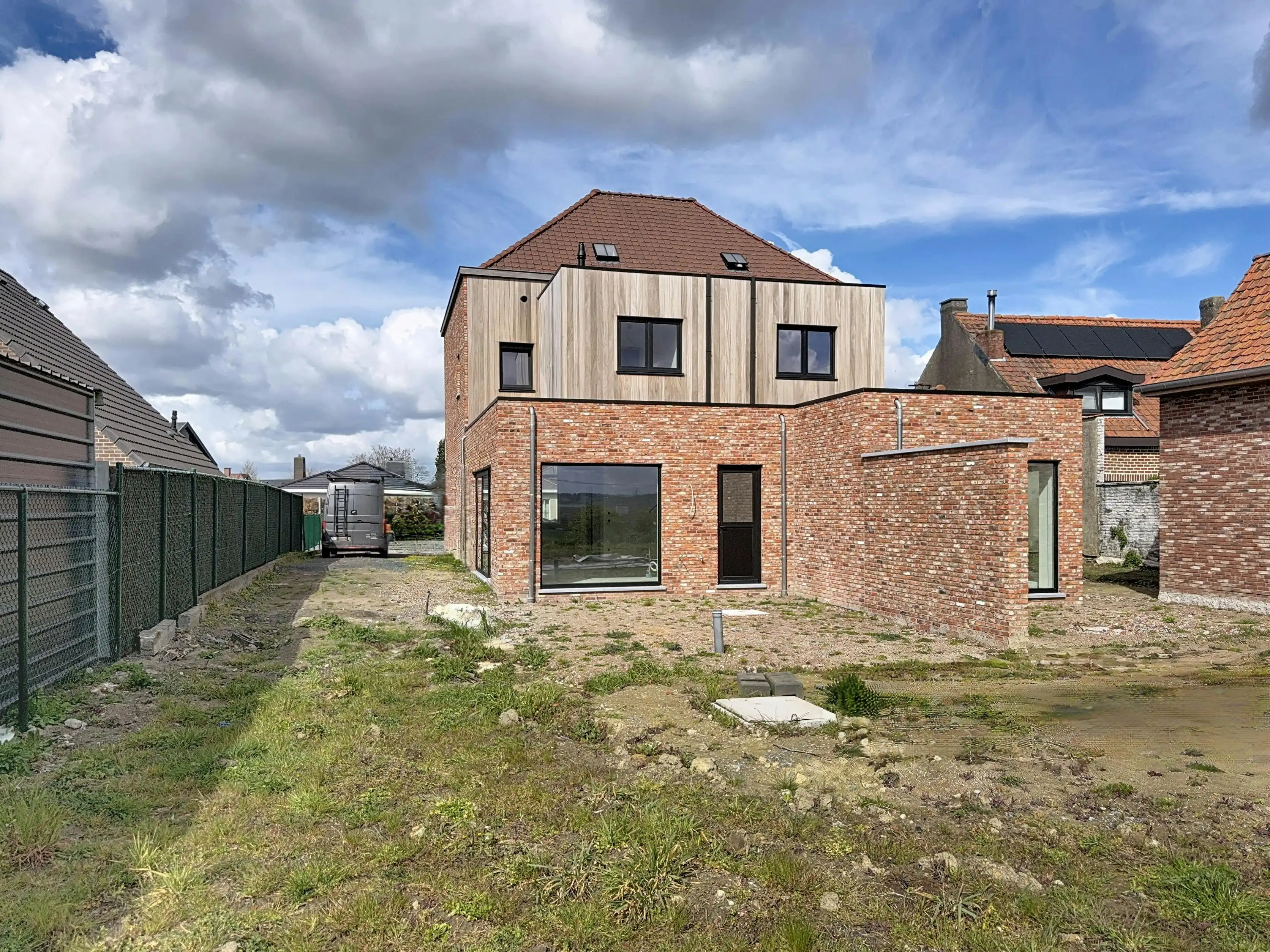 Halfopen huis met 3 slaapkamers te koop in Tiegem (Anzegem) foto {{pictureIndex}}