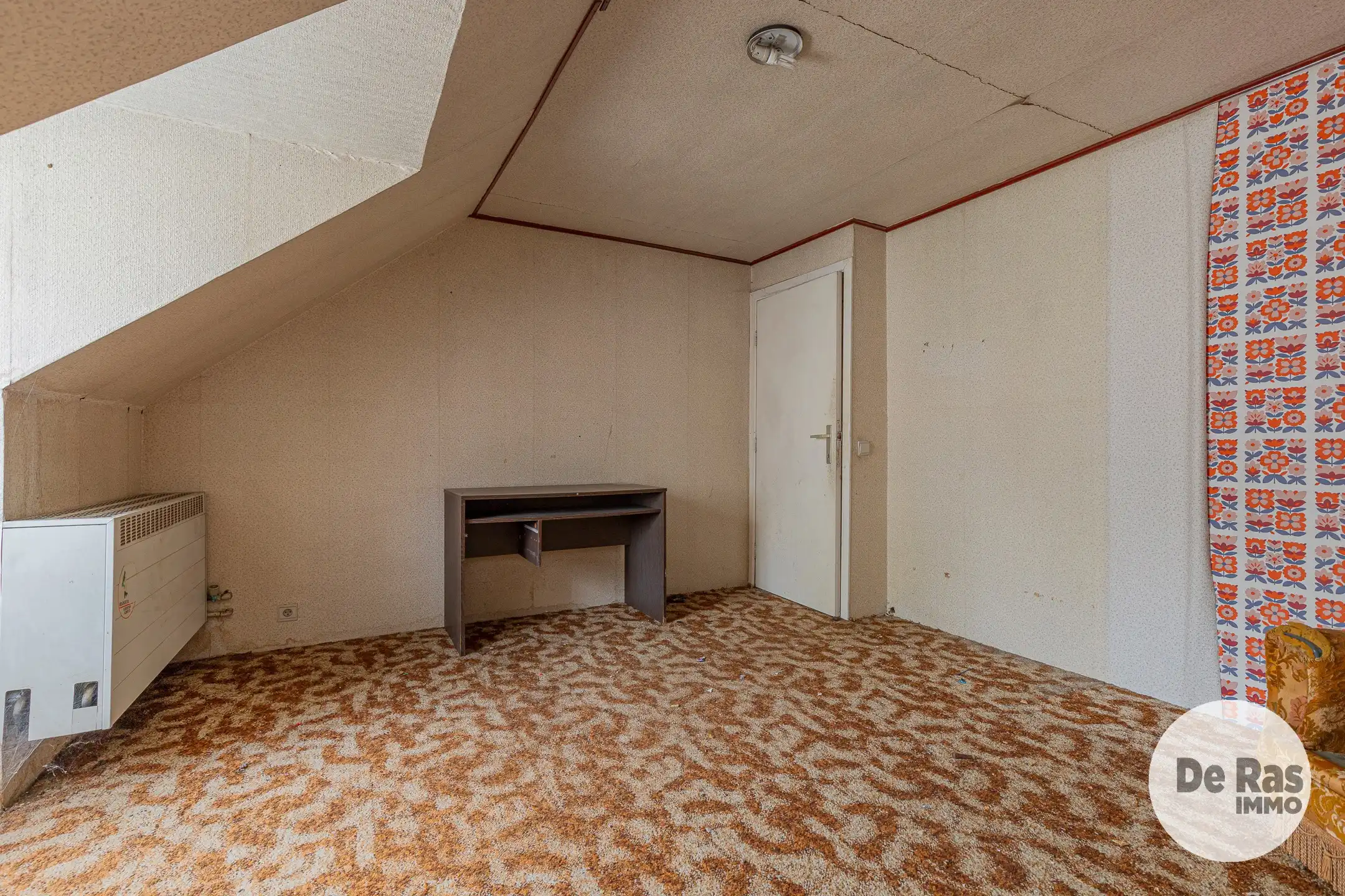 WICHELEN - Te renoveren landbouwwoning met weide en serre foto 17