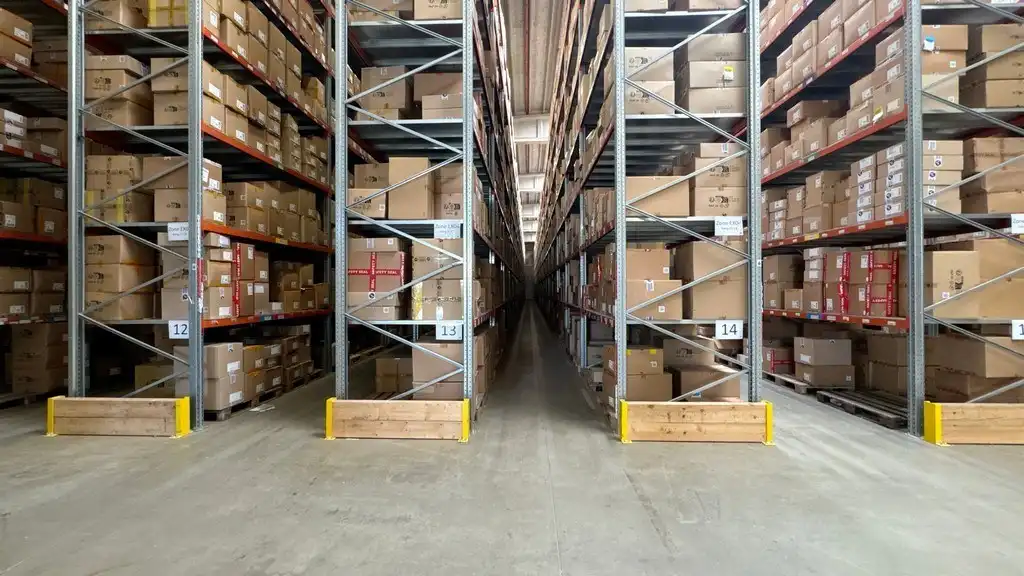 Magazijn met burelen in Eigenlopark te Sint-Niklaas foto 6