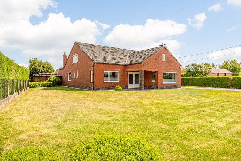 Ruime woning met loods op een perceel van 14are foto 35