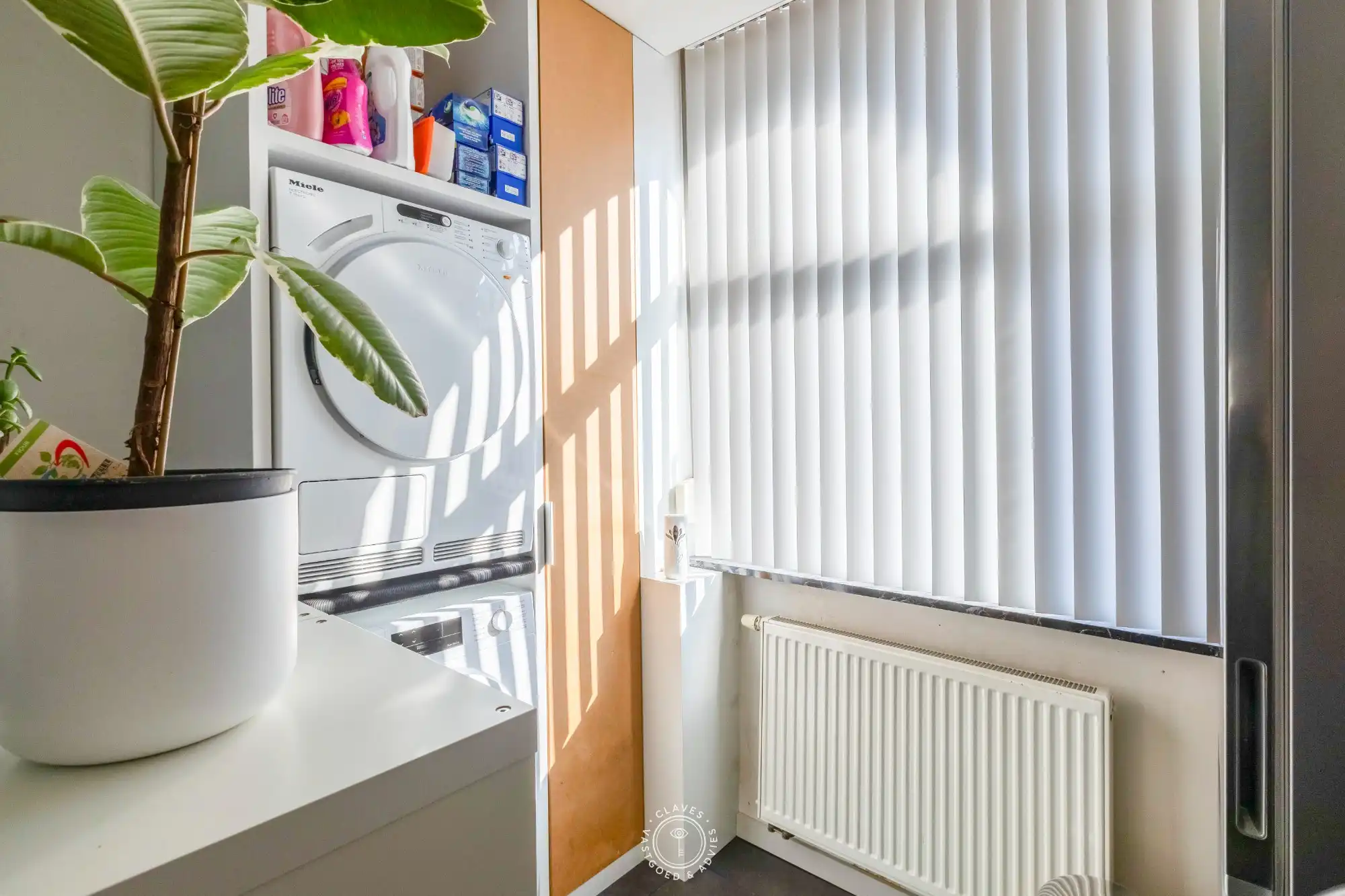 Moderne totaalrenovatie achter charmante en authentieke gevel foto 12