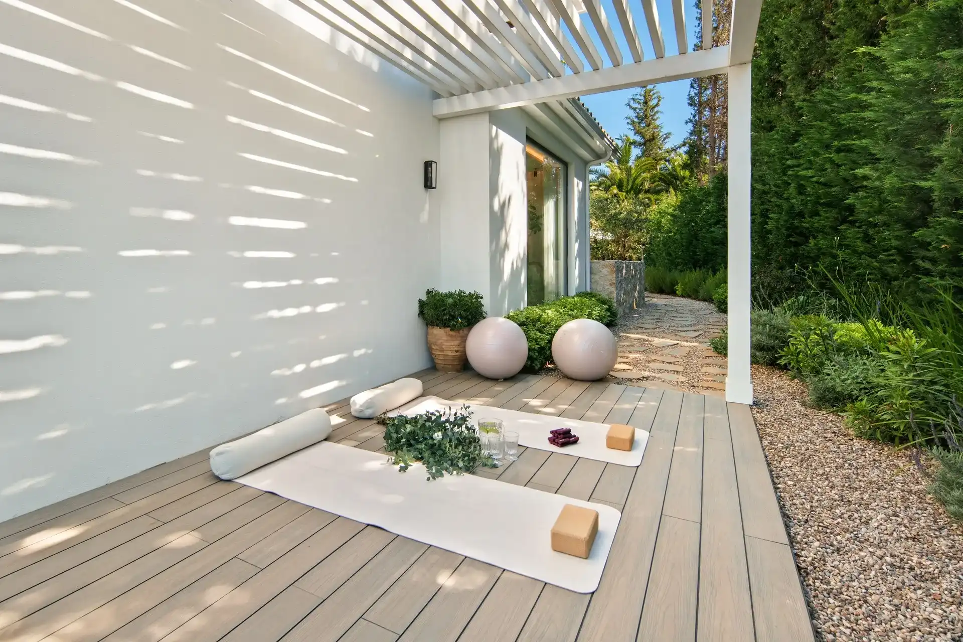 Exclusieve designvilla aan de frontlinie van Las Brisas Golf in Marbella foto 30