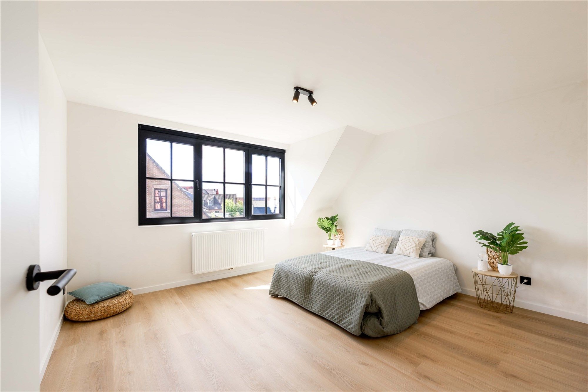 Vrijstaande woning met 3 slaapkamers, garage en tuin foto 14