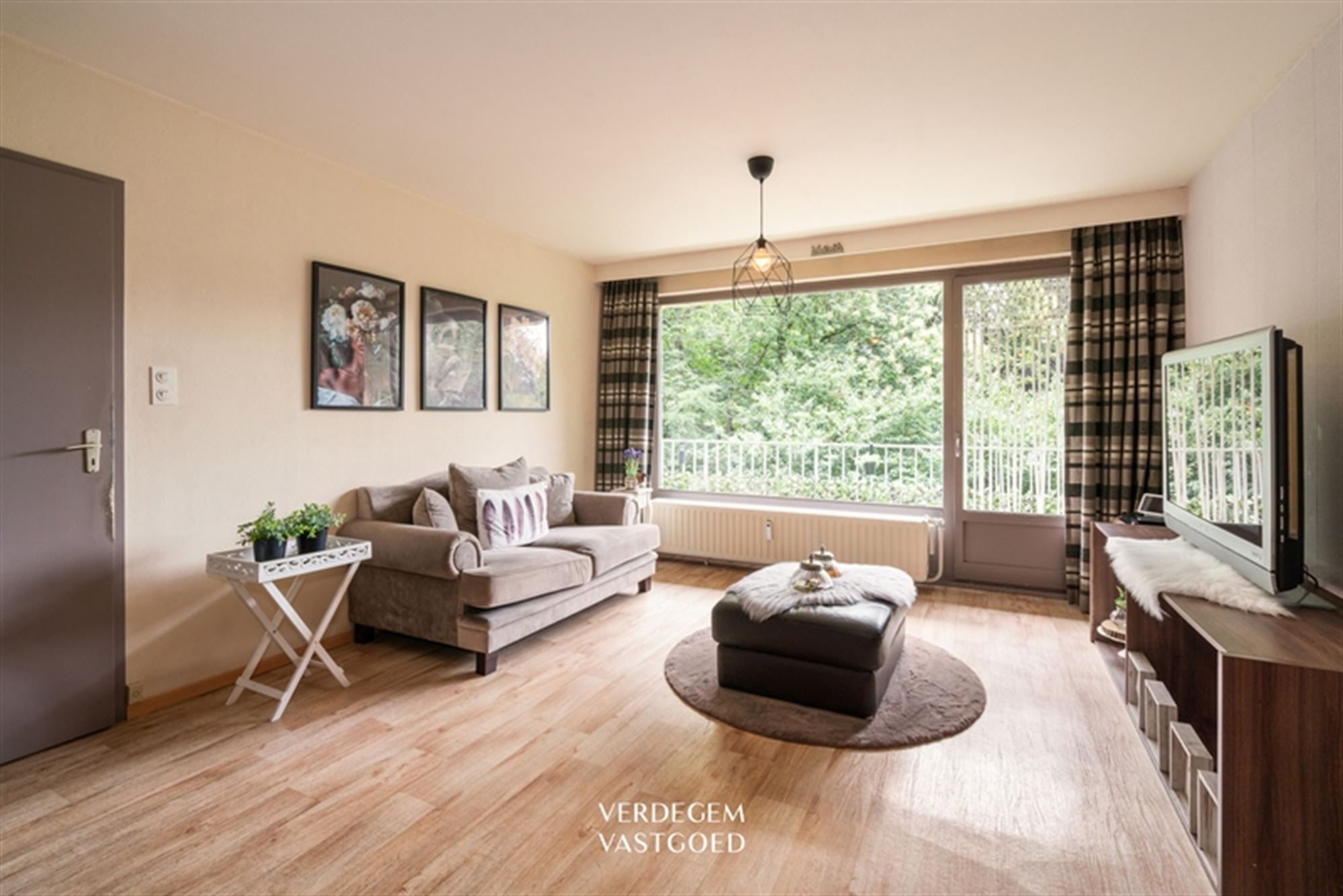 Wonen in een uniek park: gezellig 2 slaapkamerappartement foto {{pictureIndex}}