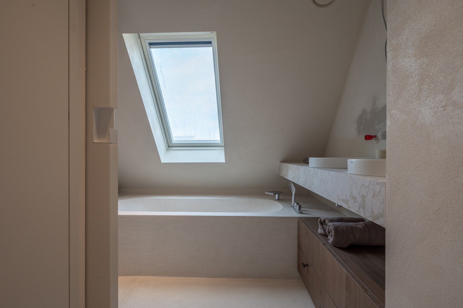 Alleenstaande en luxueus gerenoveerde villa op een rustige en residentiële ligging in Knokke foto 21