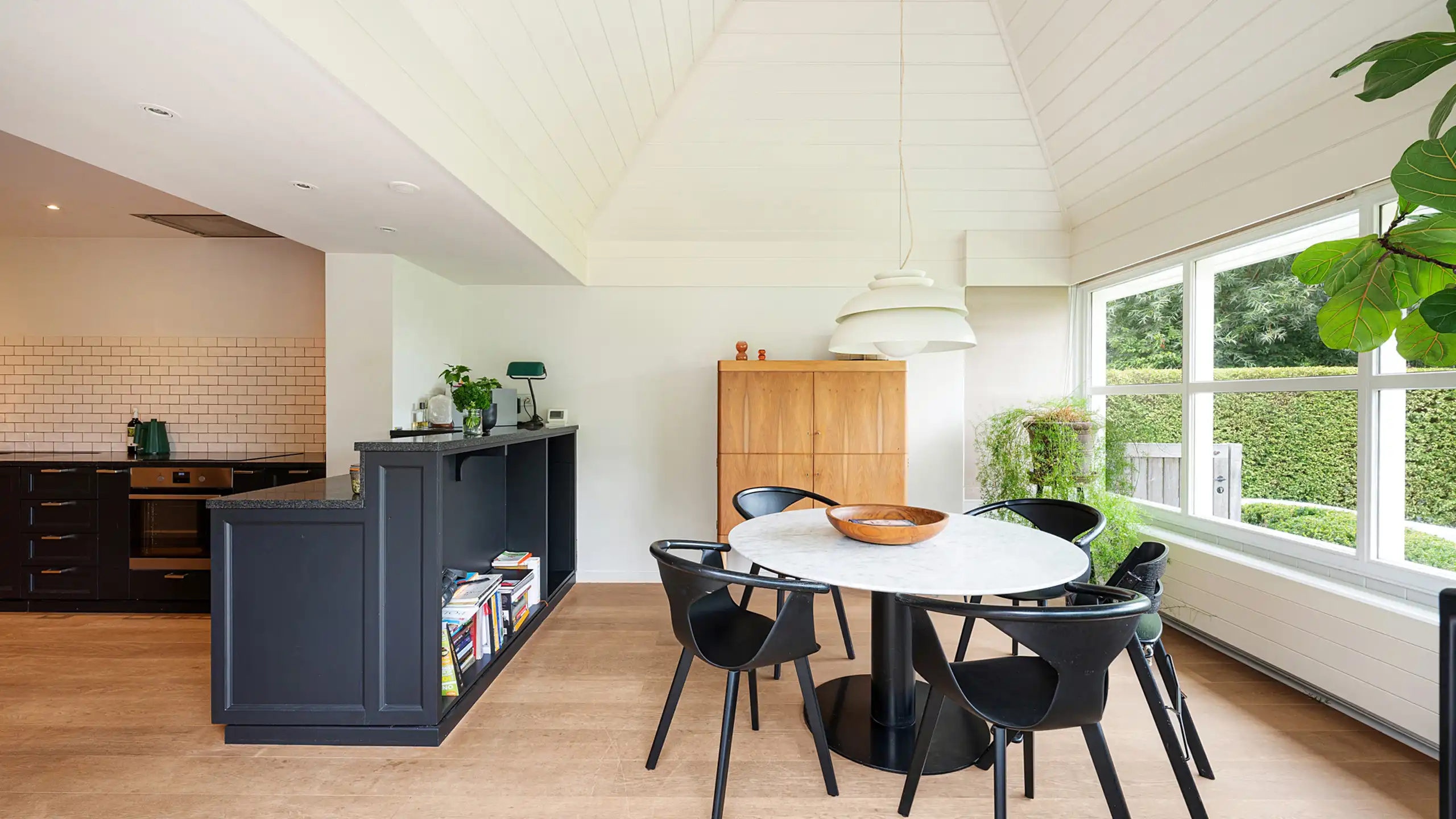 Vrijstaande woning met open zichten over de Damse polders foto 7