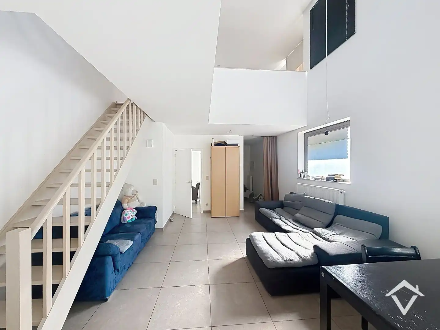 Bel-étagewoning met 2 slaapkamers, zonnig dakterras en ruime garage te centrum Roeselare foto 5