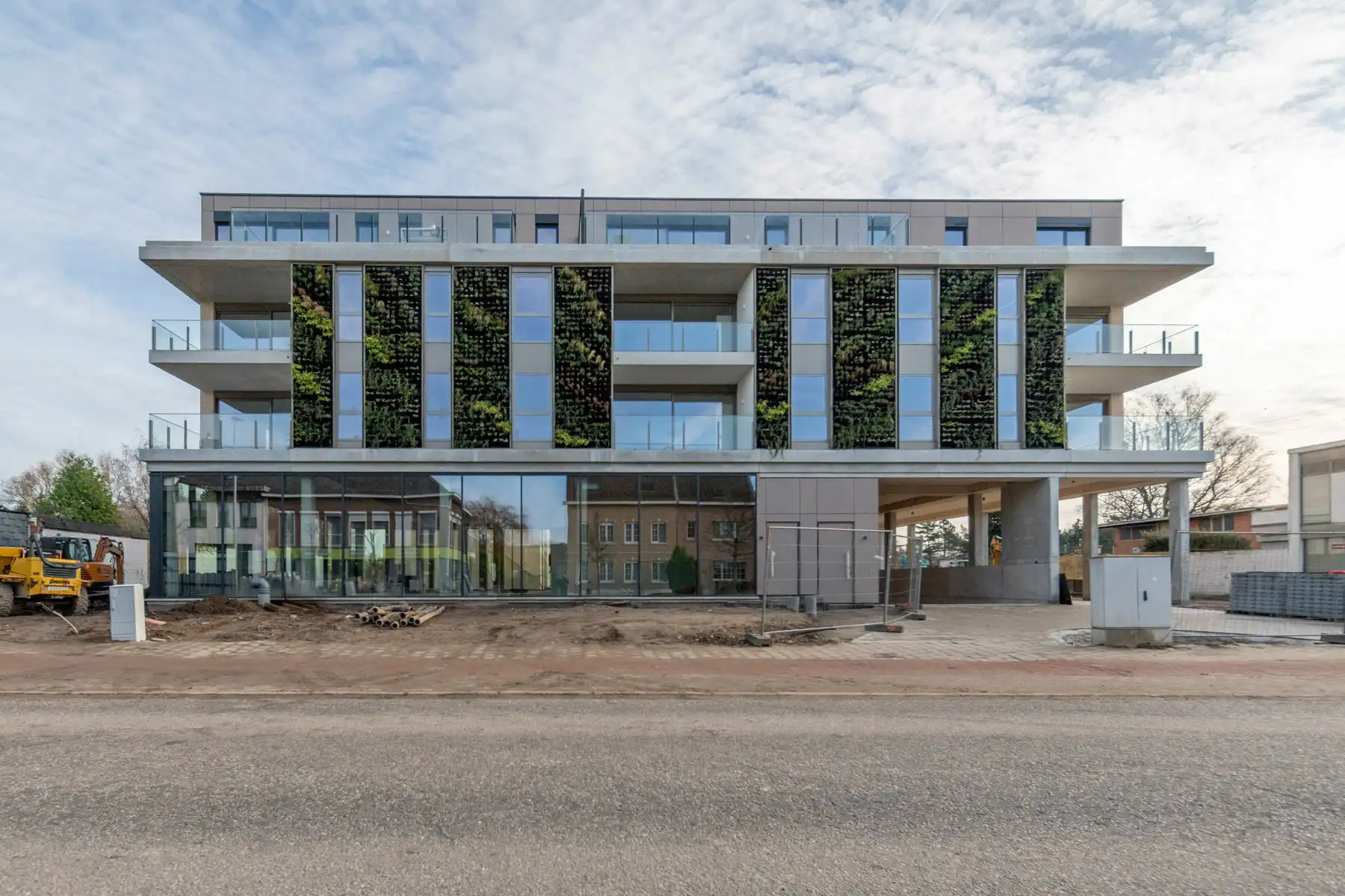 Commerciële ruimte te koop foto {{pictureIndex}}