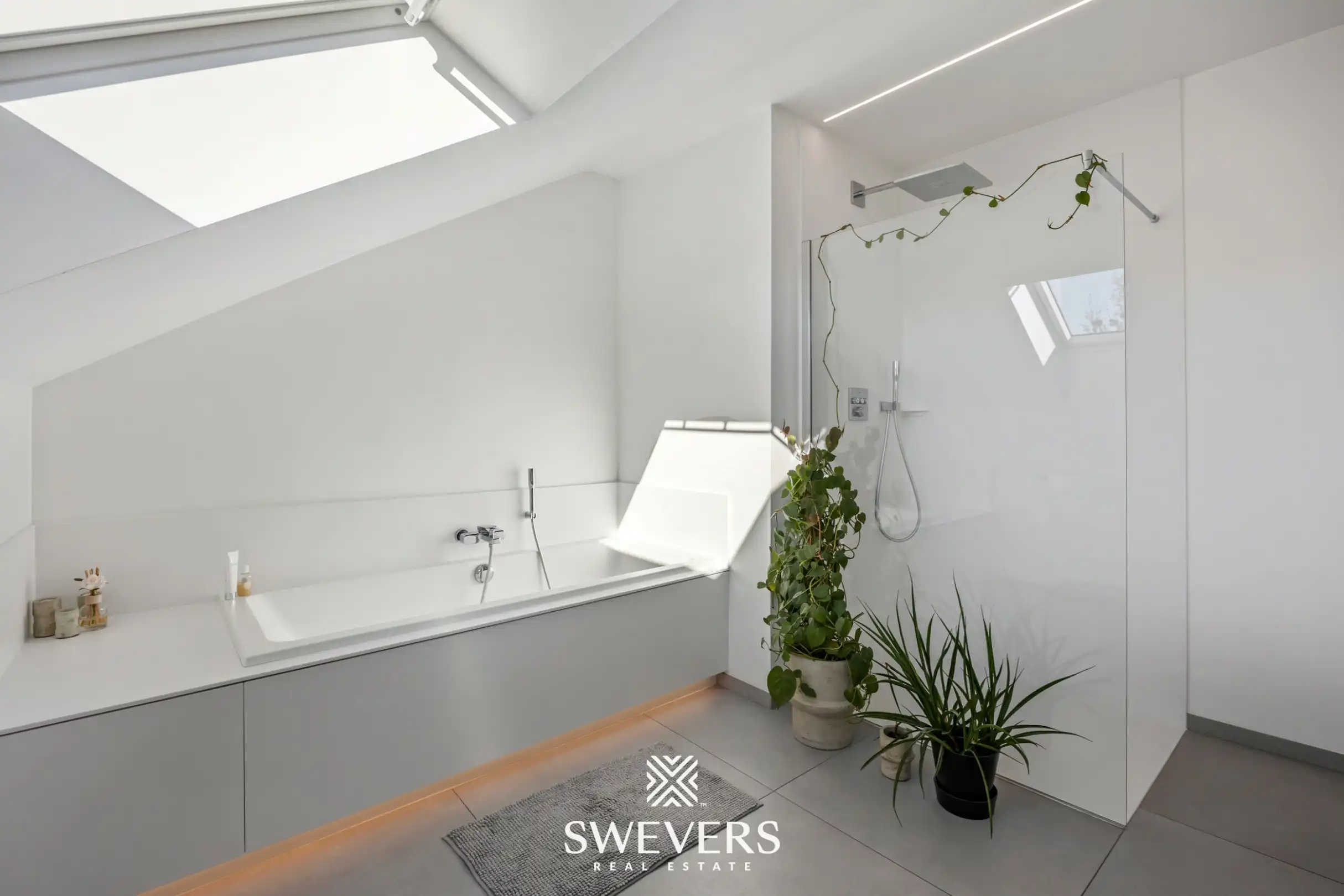 Instapklare open bebouwing met ruime tuin en prachtig uitzicht tussen de boomgaarden in Gingelom foto 22