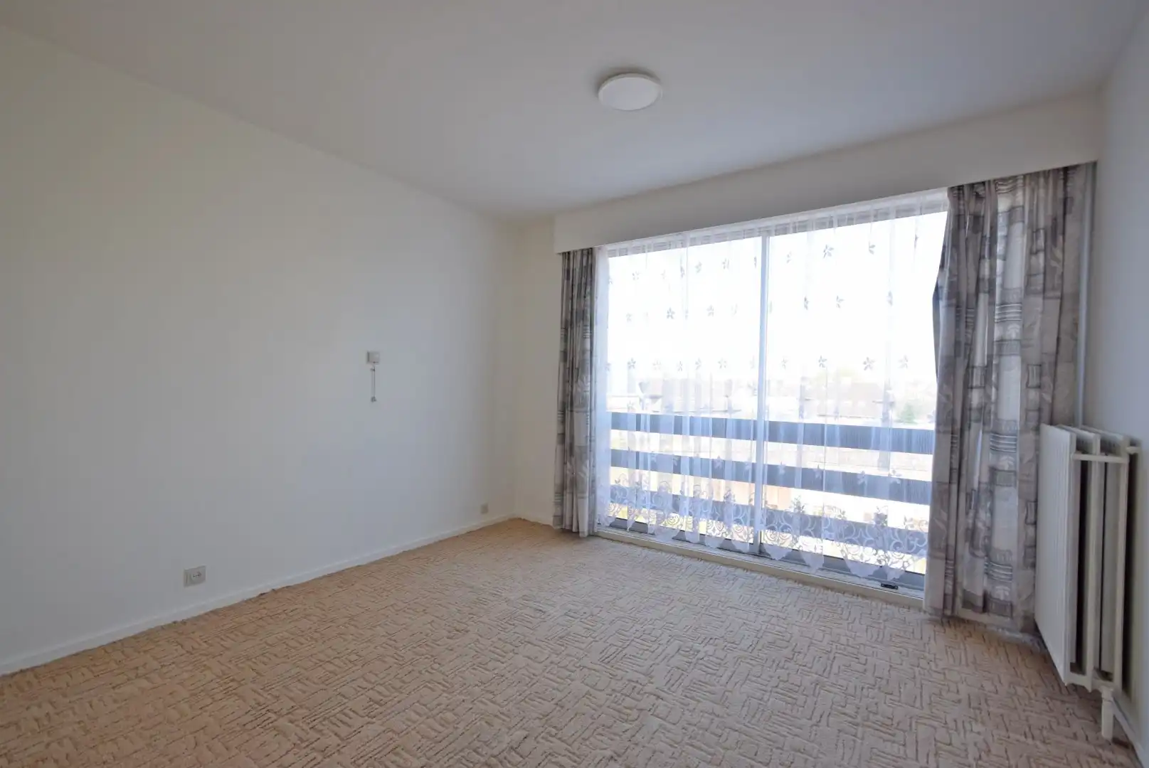 APPARTEMENT MET TWEE SLAAPKAMERS NABIJ CENTRUM ROESELARE - WONEN OF INVESTERINGSKANS foto 7