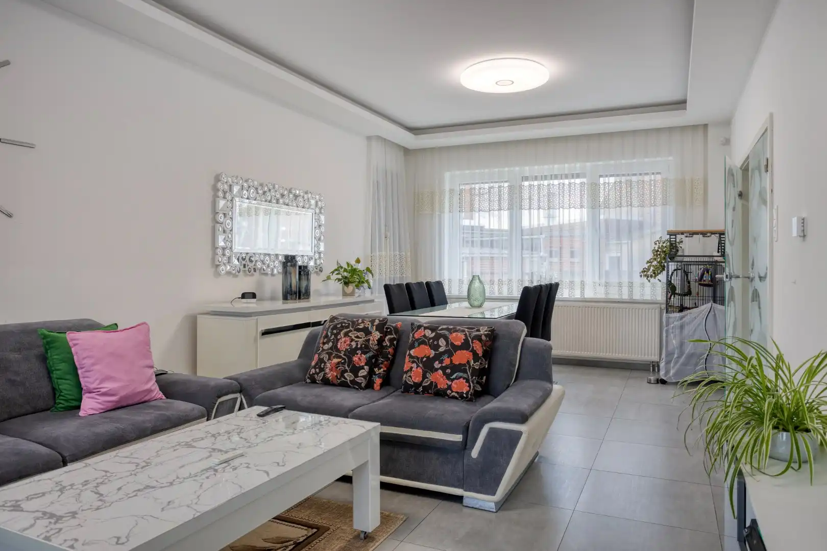 Rustig gelegen, vernieuwde woning met 4 slaapkamers en grote tuin foto 7