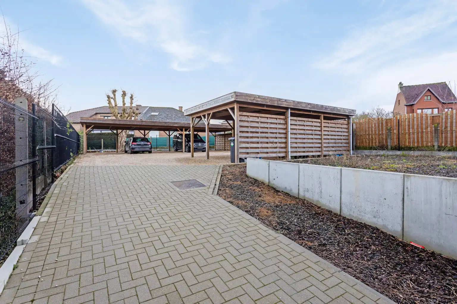 Gelijkvloersapp. in uitstekende staat met 1 slpk en carport foto 13