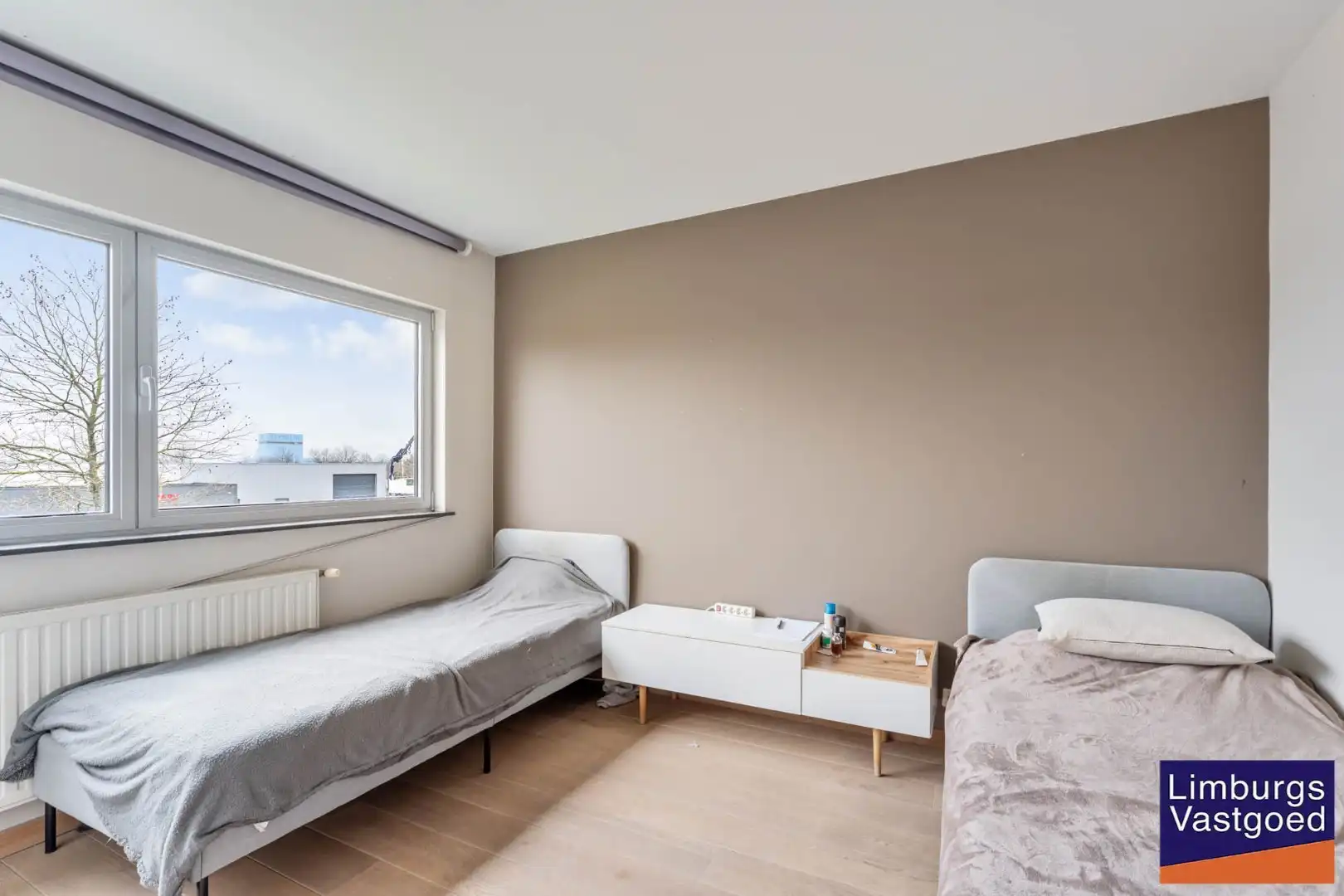 Industrieel gebouw,1.696m², met kantoren 120m² + appartement 120m², Genk-Zuid foto 31