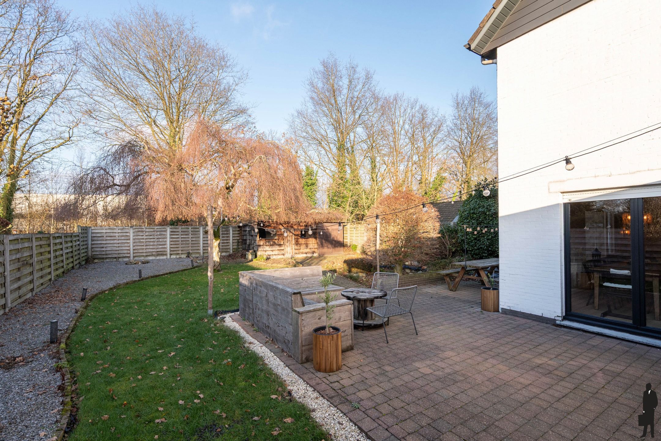 Gezinswoning met garage, tuin en 3 slaapkamers op 527 m² foto 16