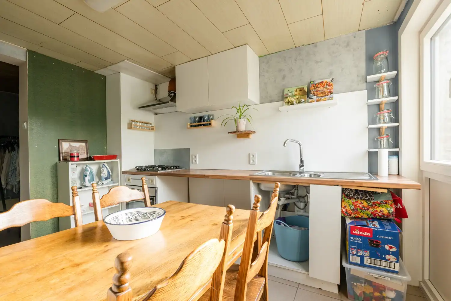 Veelzijdige woning met zorgmogelijkheden, werkruimte en tal van bijgebouwen foto 21