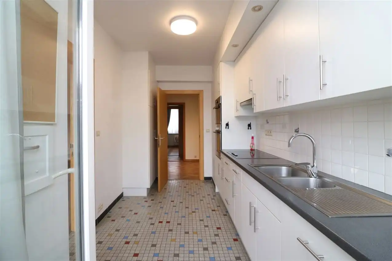 EPC B, zonnig, ruim, lichtrijk, klasse, autostaanplaats, liftl  foto 12