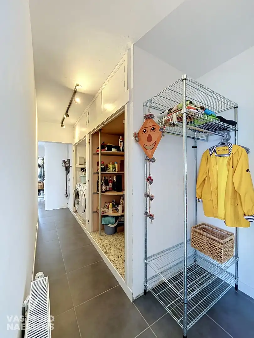 LICHTRIJK HOEKAPPARTEMENT MET 3 SLPK VLAKBIJ ZEE foto 5