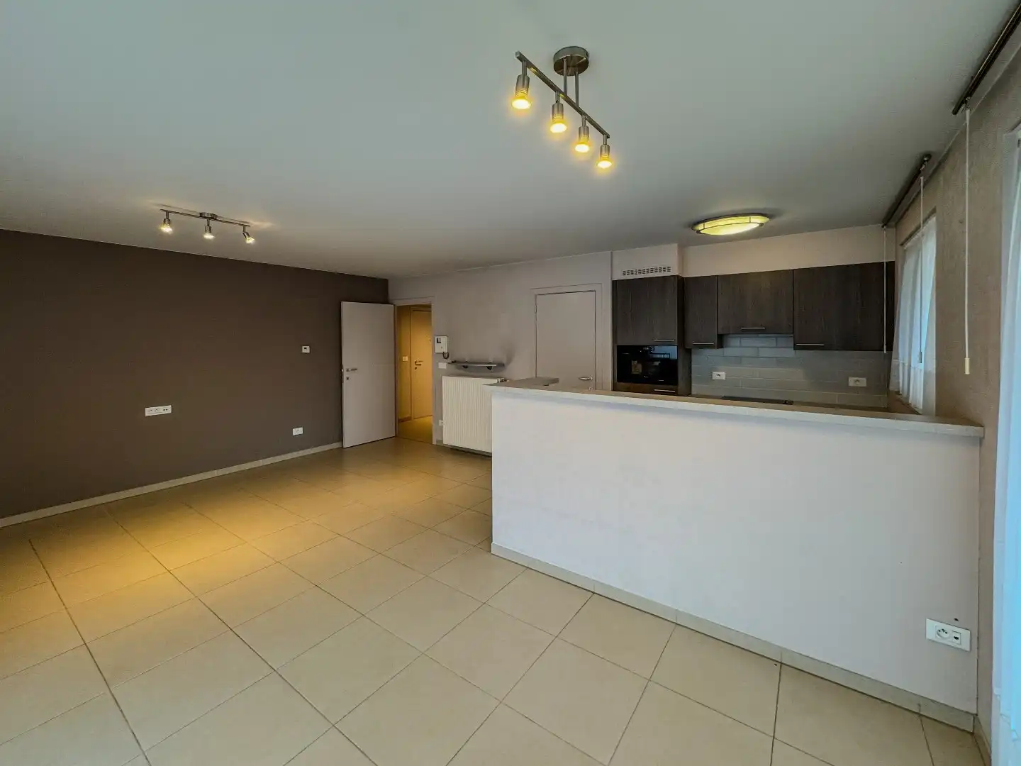 Gelijkvloers appartement met 2 slaapkamers in het centrum. foto 9