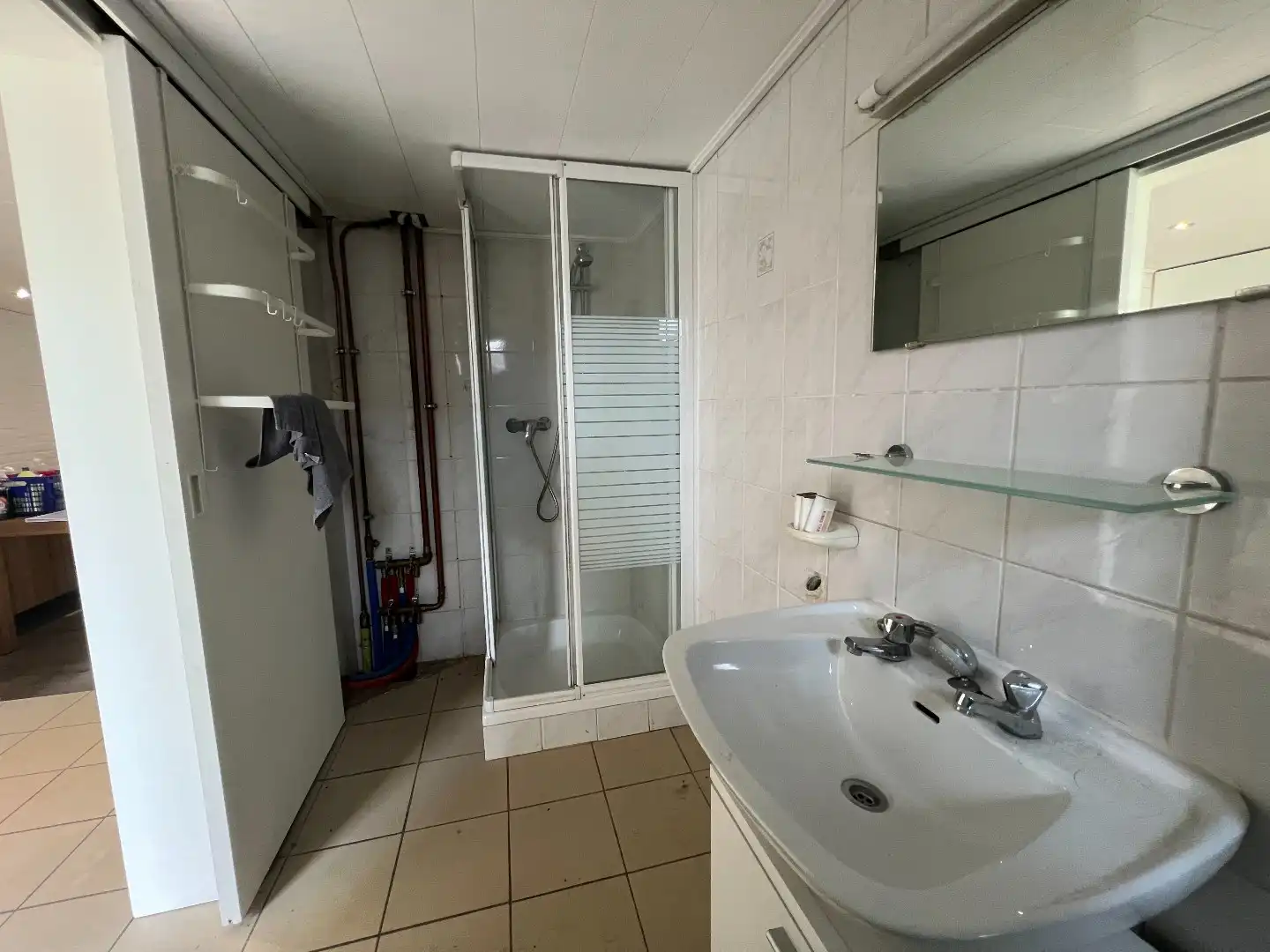 Gezellige woonst met 2 slaapkamers, tuin en garage te Pollinkhove foto 11