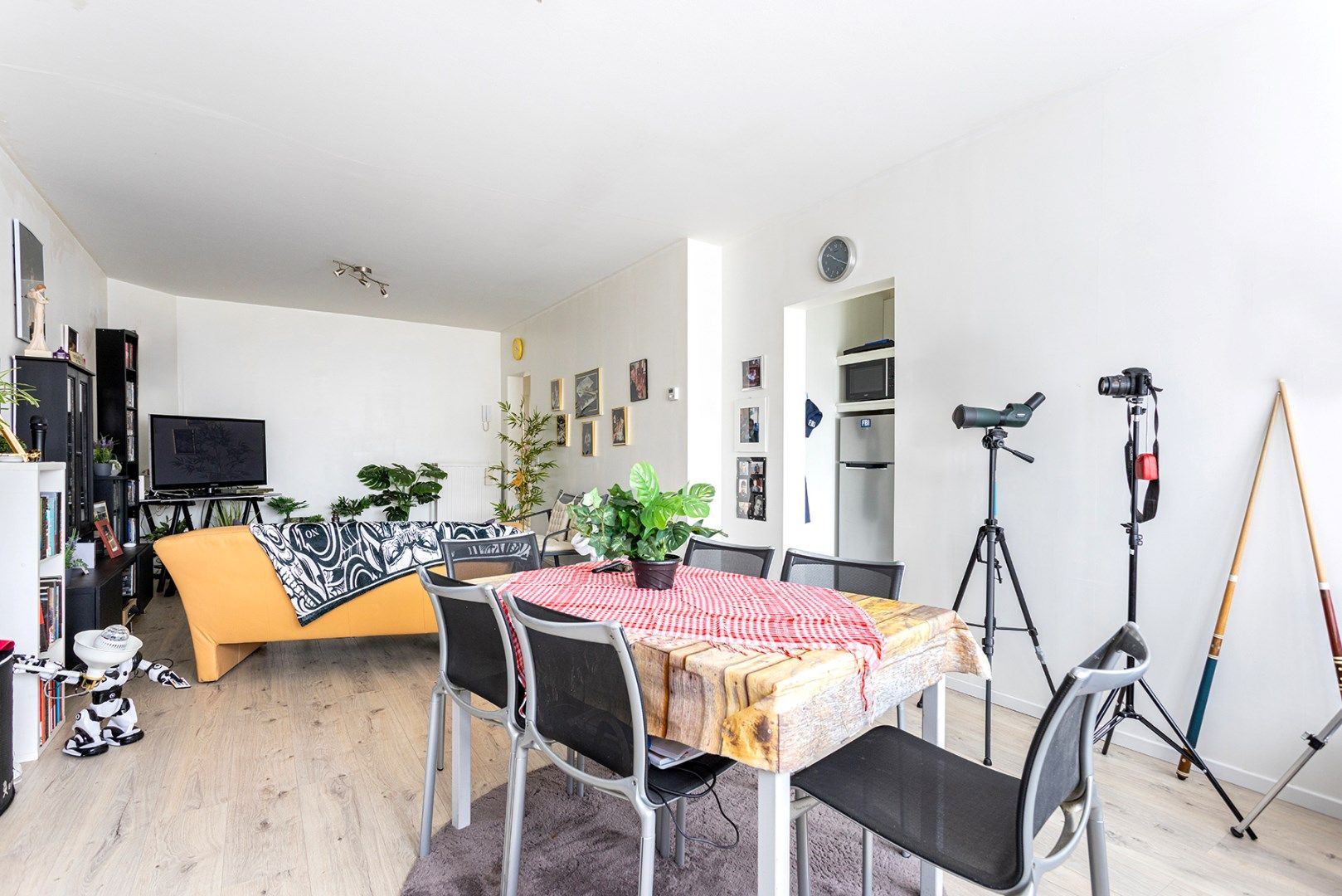 Gerenoveerd 2-slaapkamer appartement met garagebox en oprit! foto 10