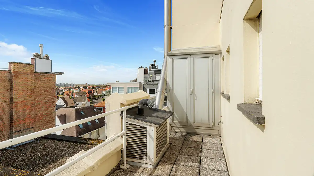 Appartement met veel potentieel: zon, zeezicht en rust foto 25