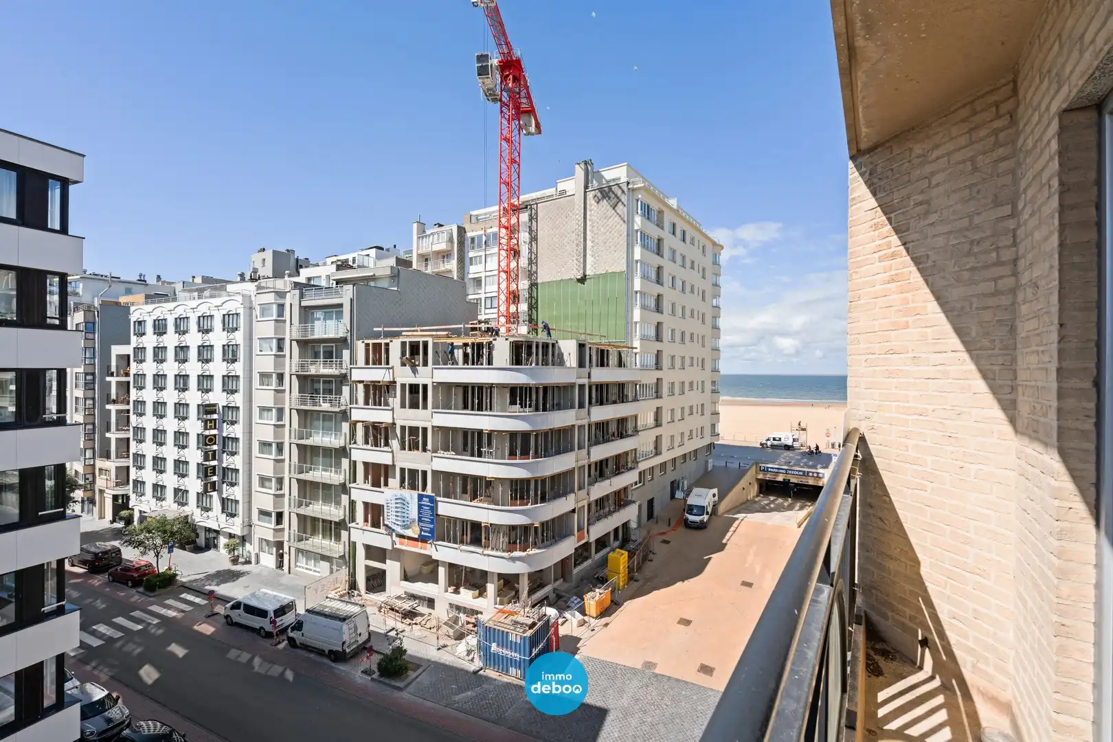 Ruim hoekappartement met zee- en havenzicht foto 6