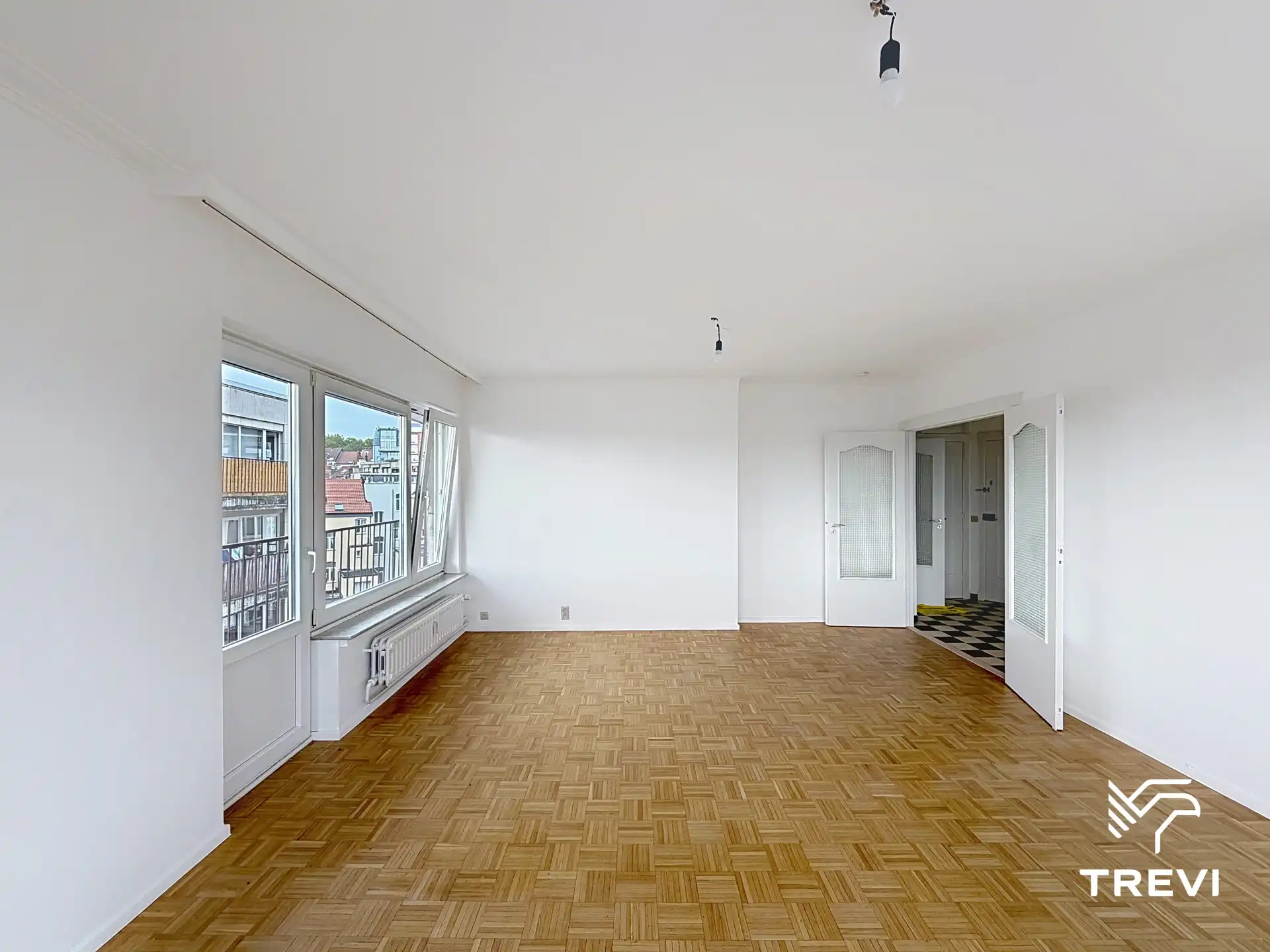 Gerenoveerd appartement met 2 slaapkamers foto 2
