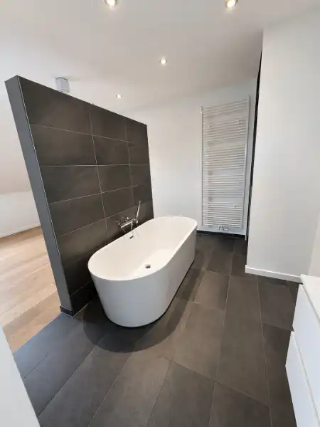 Stijlvol dakappartement met terras en veel privacy in het centrum van Geel foto 19