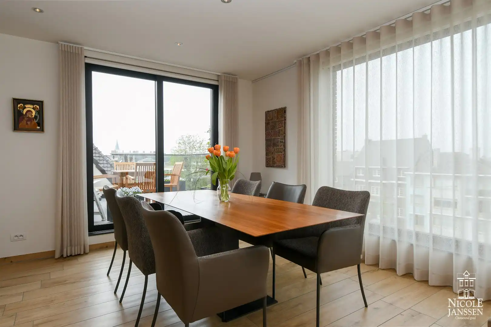 Royaal penthouse met twee slaapkamers, twee terrassen en drie autostandplaatsen foto 7