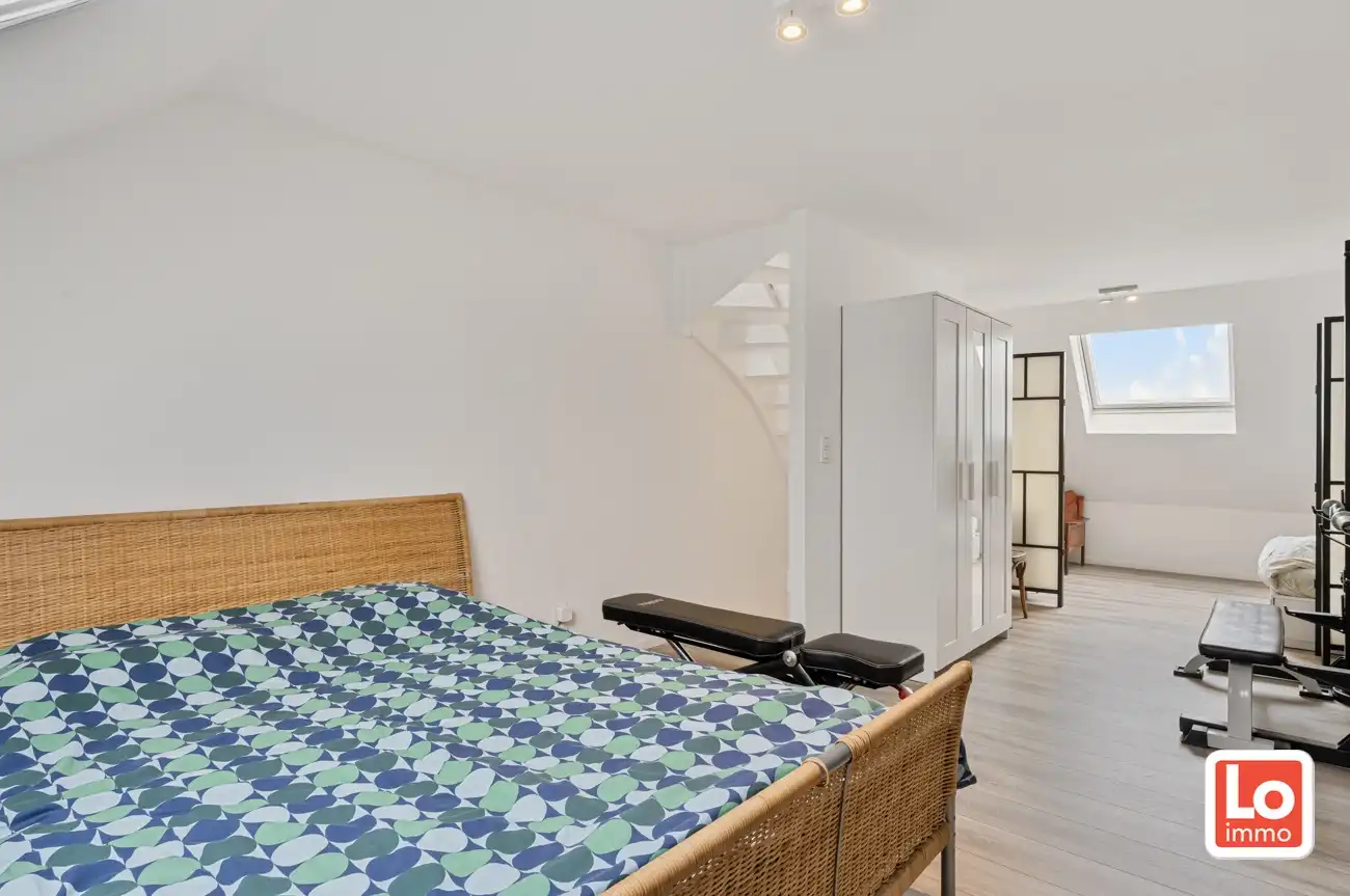 VERKOCHT! Instapklare, modern gerenoveerde lichtrijke stadswoning op een rustige locatie nabij het centrum van Gent! foto 15