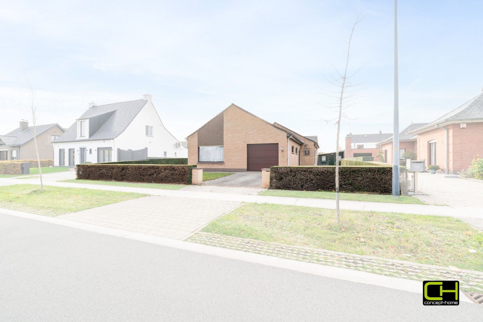 Hoofdfoto van de publicatie: Charmante gelijkvloerse woning met grote zolder te koop in Wondelgem