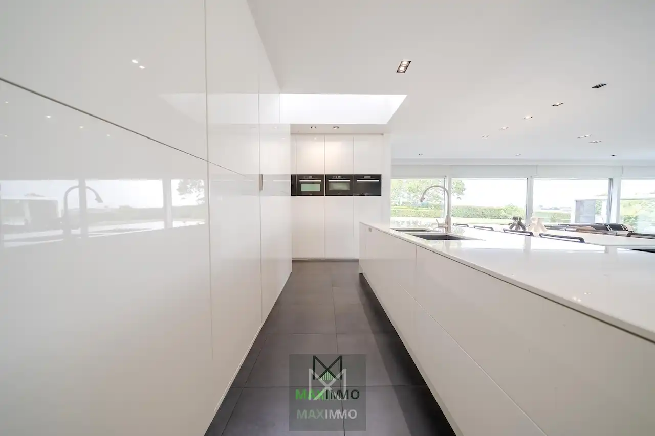 Exclusieve Villa met Loods 360 m² en Zicht op de Kemmelberg foto 11