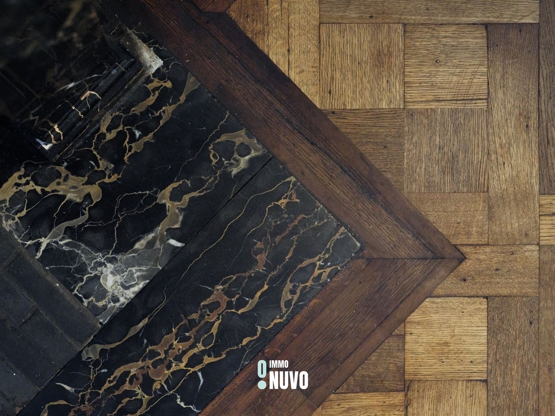 Exclusief herenhuis met handelspand op toplocatie te Aalst. foto 18