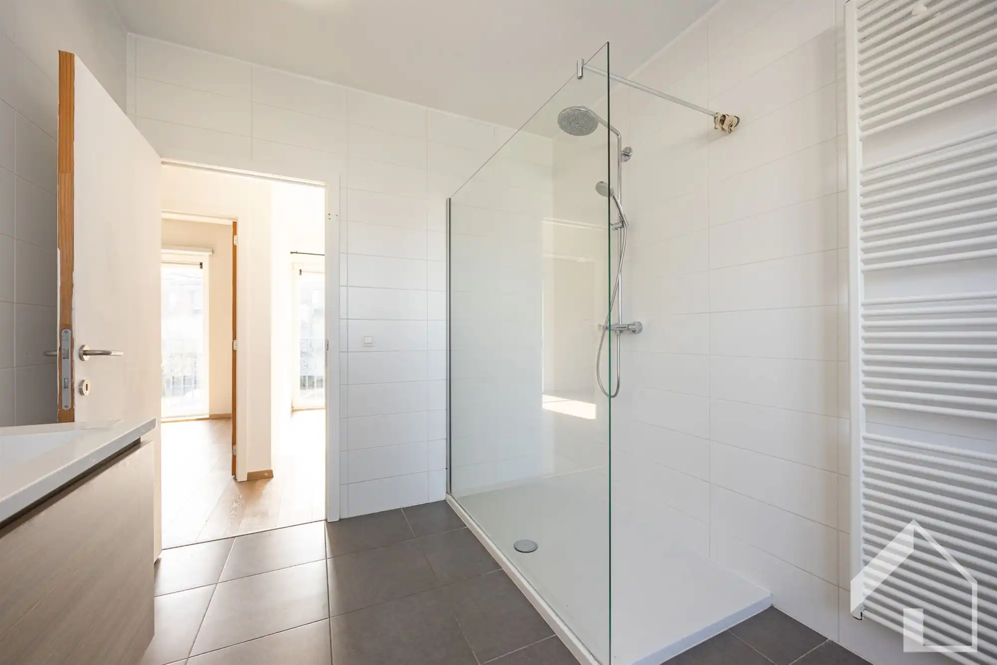 Ruime woning op een rustige locatie! foto 18