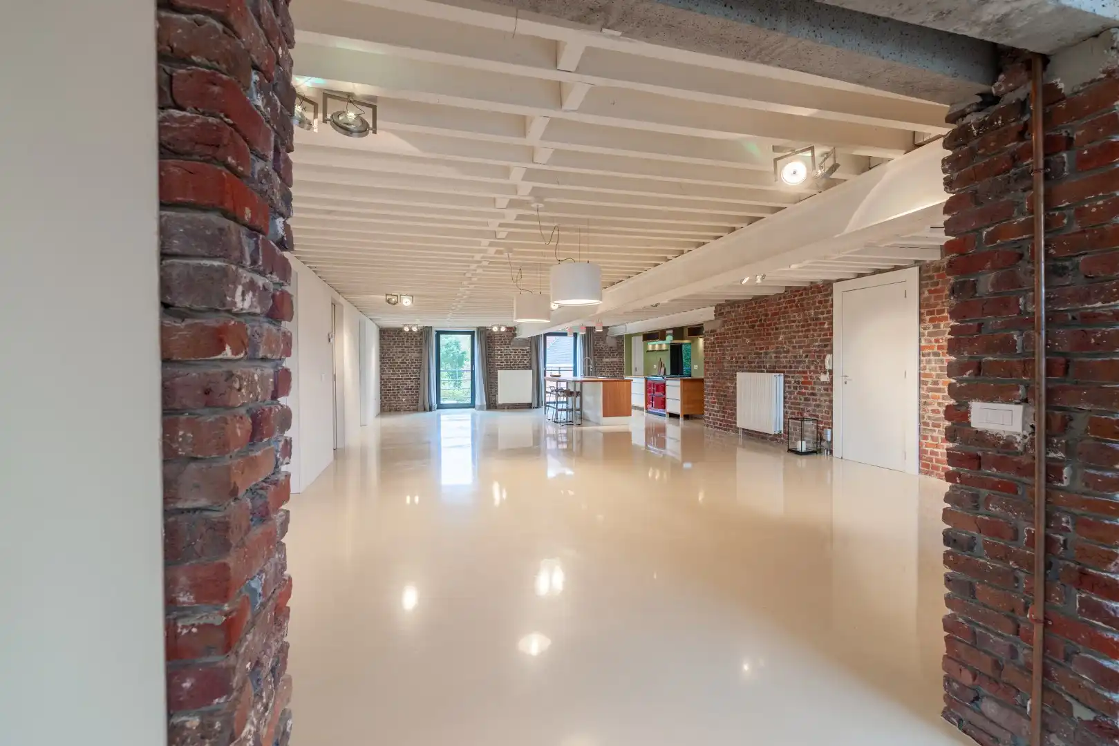 UNIEKE, KARAKTERVOLLE LOFT MET 2 TERRASSEN IN 'THE LOWER FACTORY' TE ARDOOIE foto 2