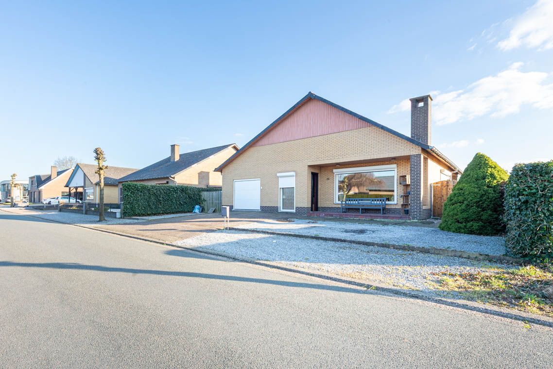 Hoofdfoto van de publicatie: Woning met 3 slaapkamers op mooie locatie, 6are 23ca, dicht aan natuur, centrum en station