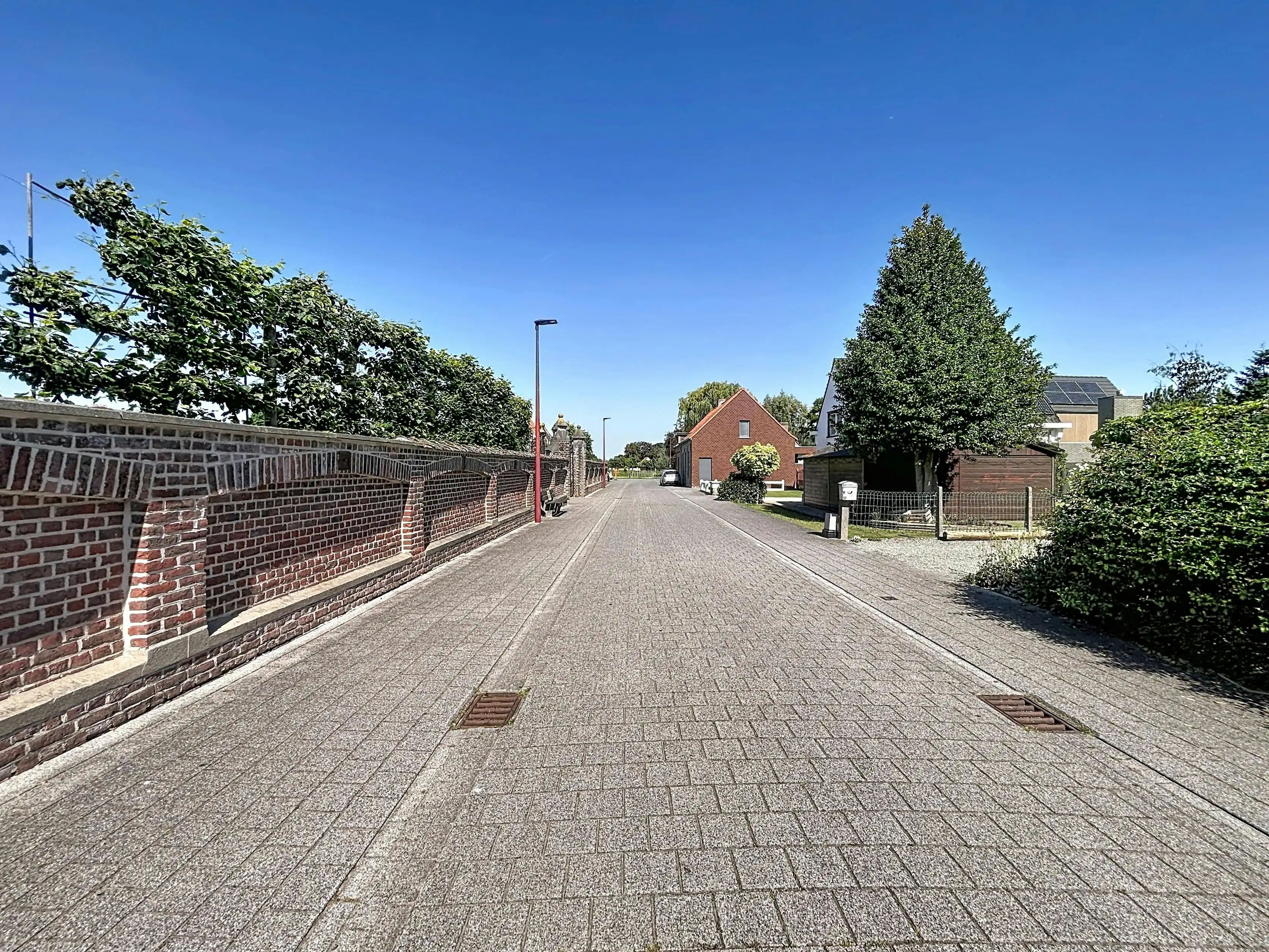 Te renoveren halfopen bebouwing op een rustige locatie in centrum Ruiselede foto 16