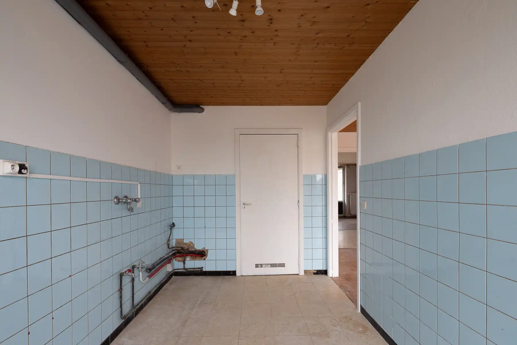 Te renoveren appartement met twee slaapkamers foto 7