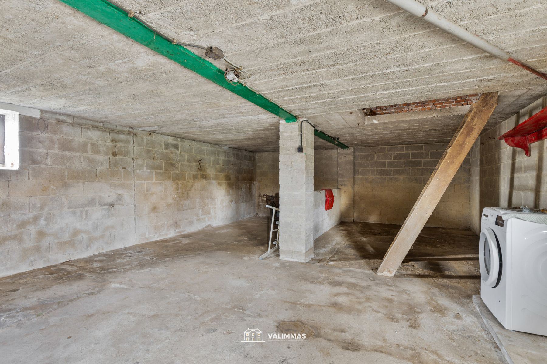 Landelijk gelegen hoeve op 40 are, met bijgebouwen en weide foto 19