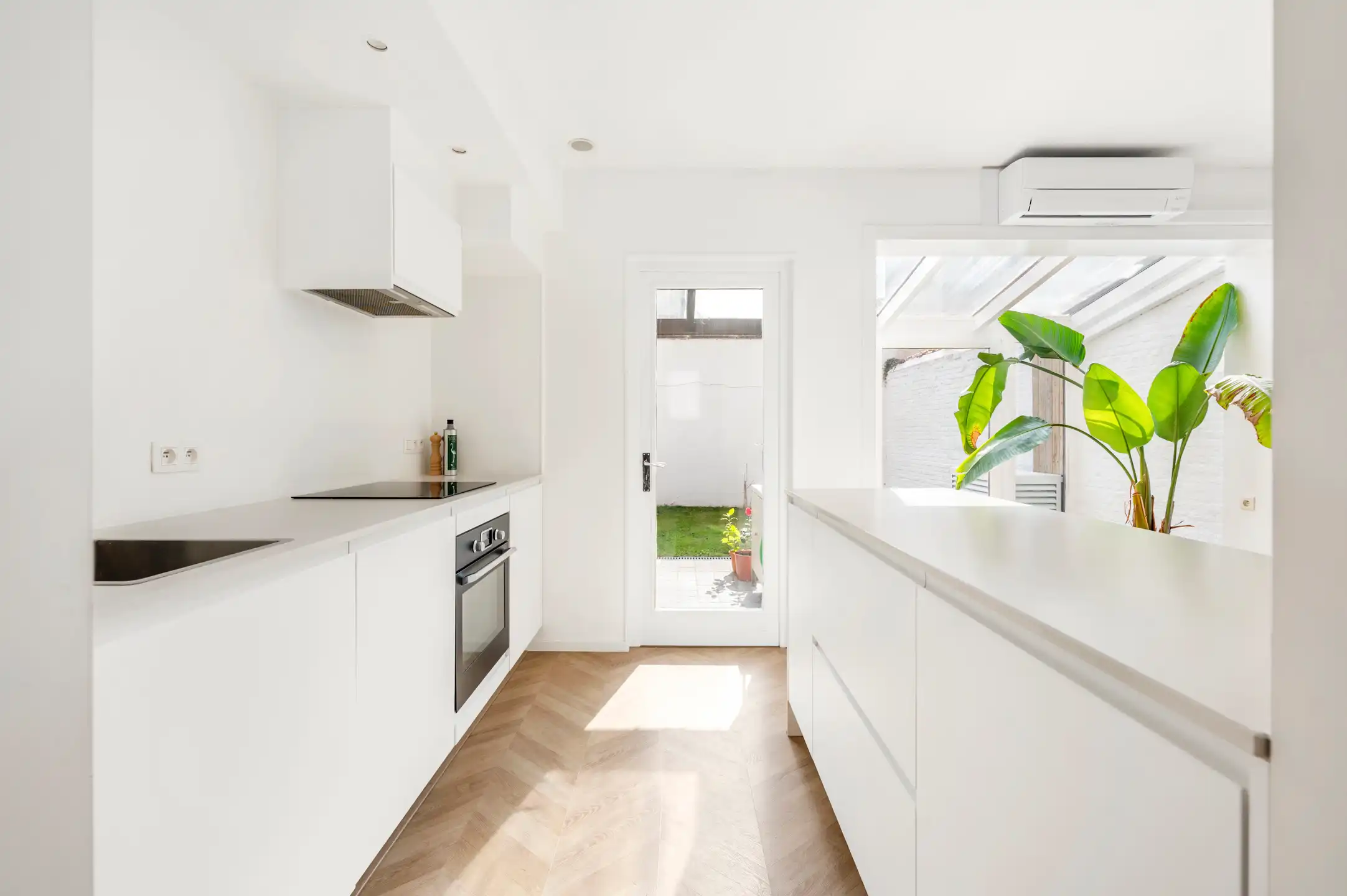 Instapklaar gelijkvloers met tuin op topligging foto 3