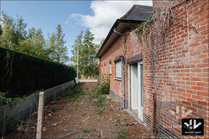 RUIME TE RENOVEREN WONING MET POTENTIEEL foto 3