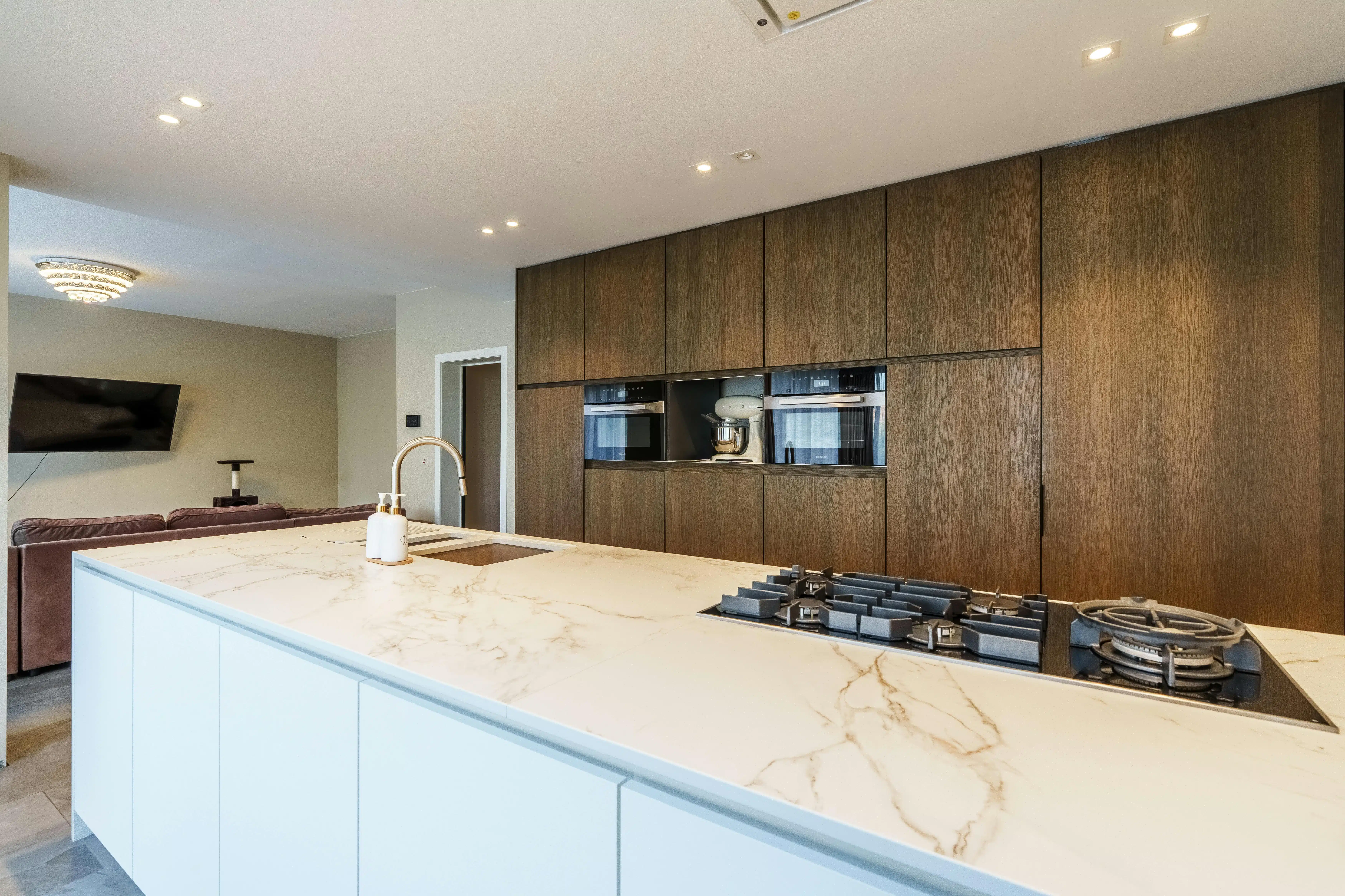 Zeer ruime woning te Roeselare  foto 2