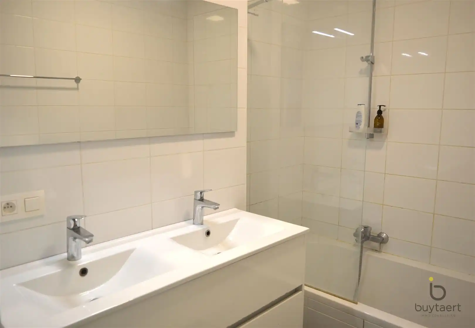 Gelijkvloers appartement met tuin te Deurne. foto 9