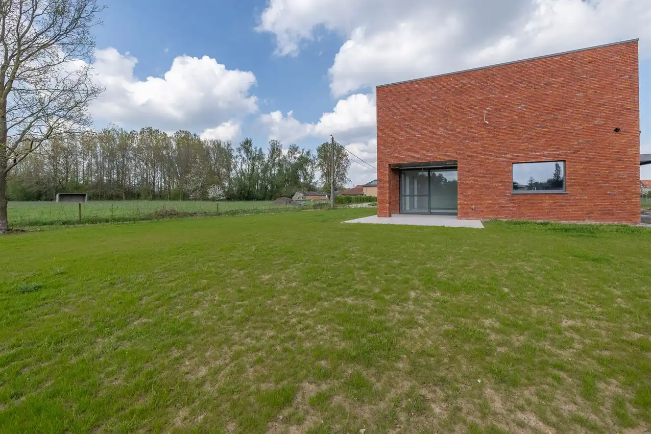 Nieuwbouwwoning, gunstig gelegen, 3 slpk, tuin, carport foto 34