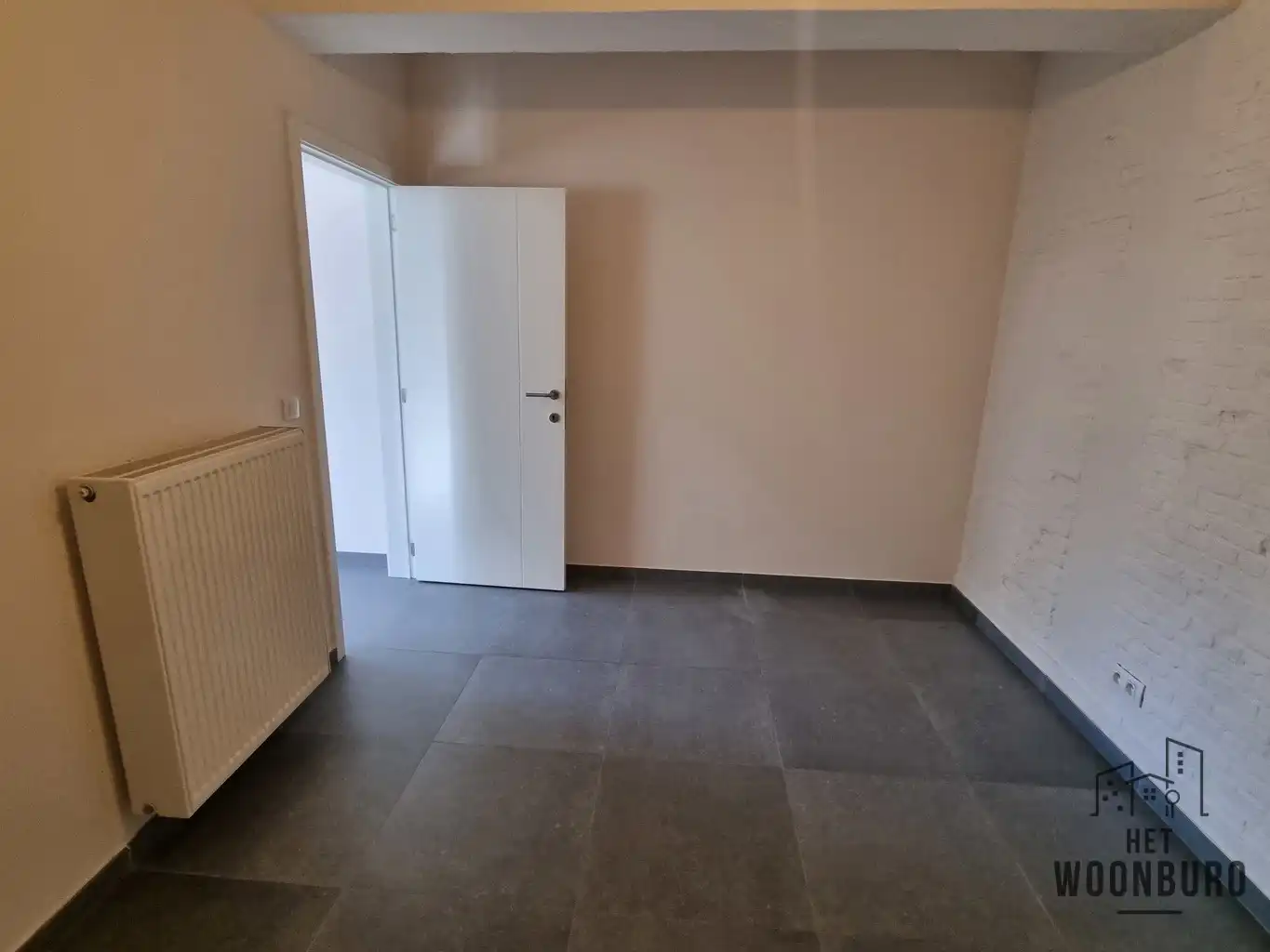 Ruime duplex met één slpk, bureau, tuin en 2 staanplaatsen foto 12