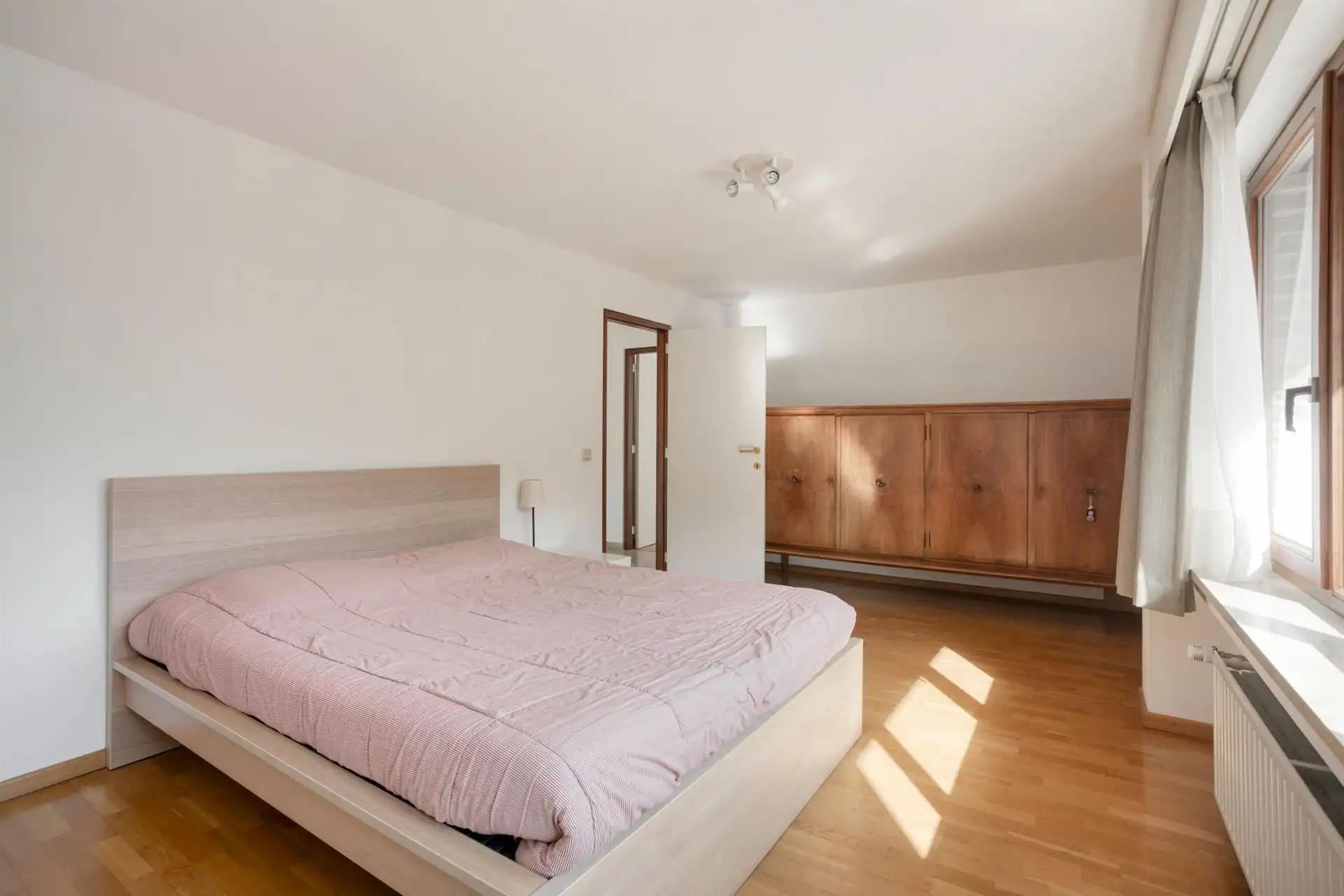 Prachtige en ruime villa in Arboretum wijk foto 16