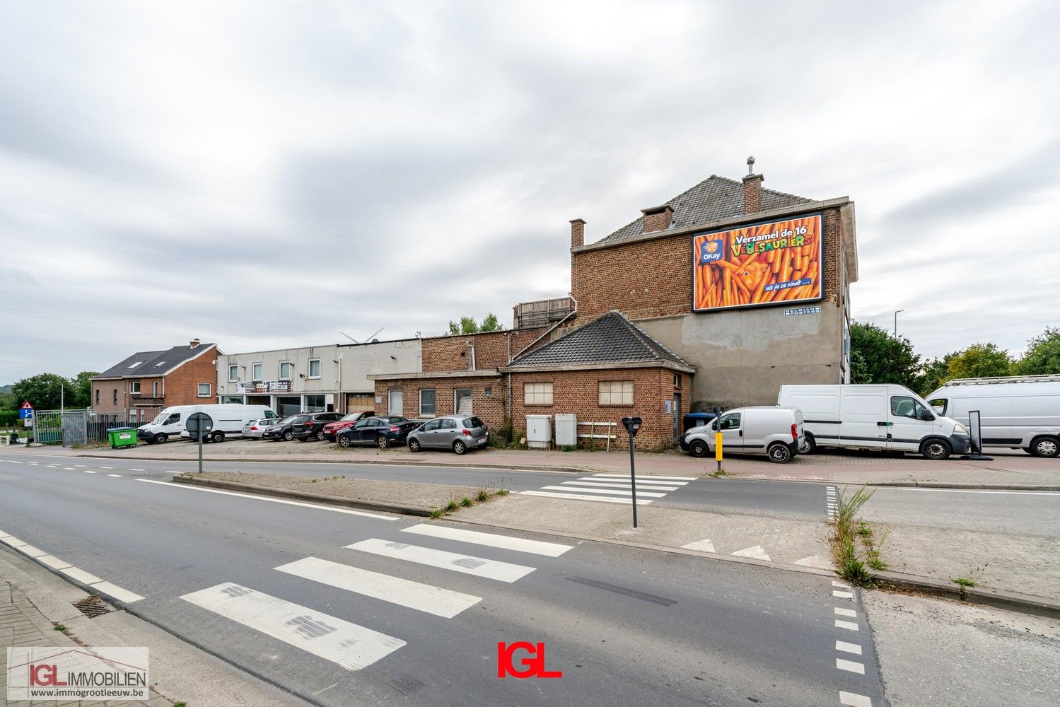 Handelspand met 2 handelsruimtes en 1 appartement te koop op AAA locatie foto 11