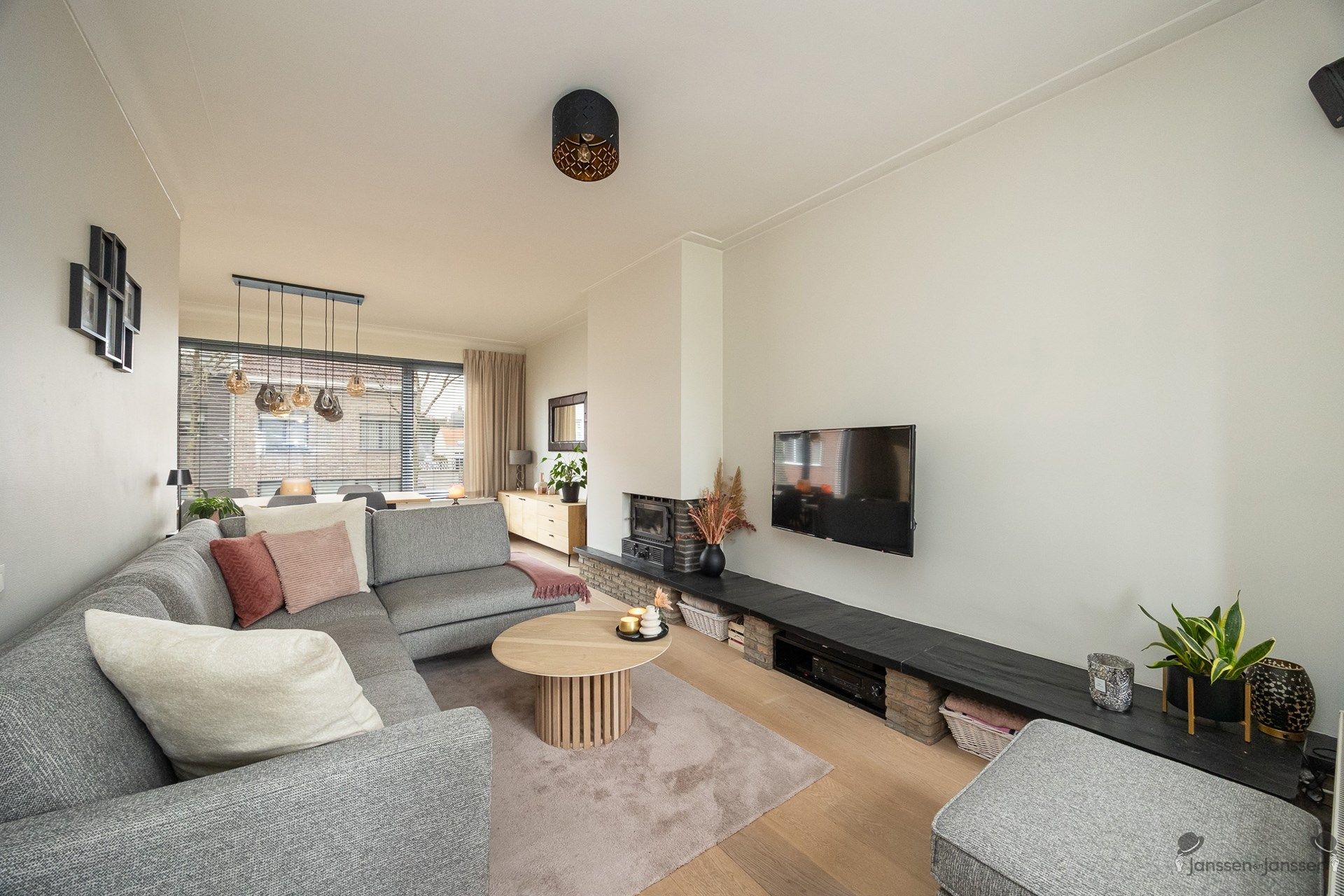 Gezellige woning met 3 slaapkamers en tuin in centrum Brasschaat foto 4