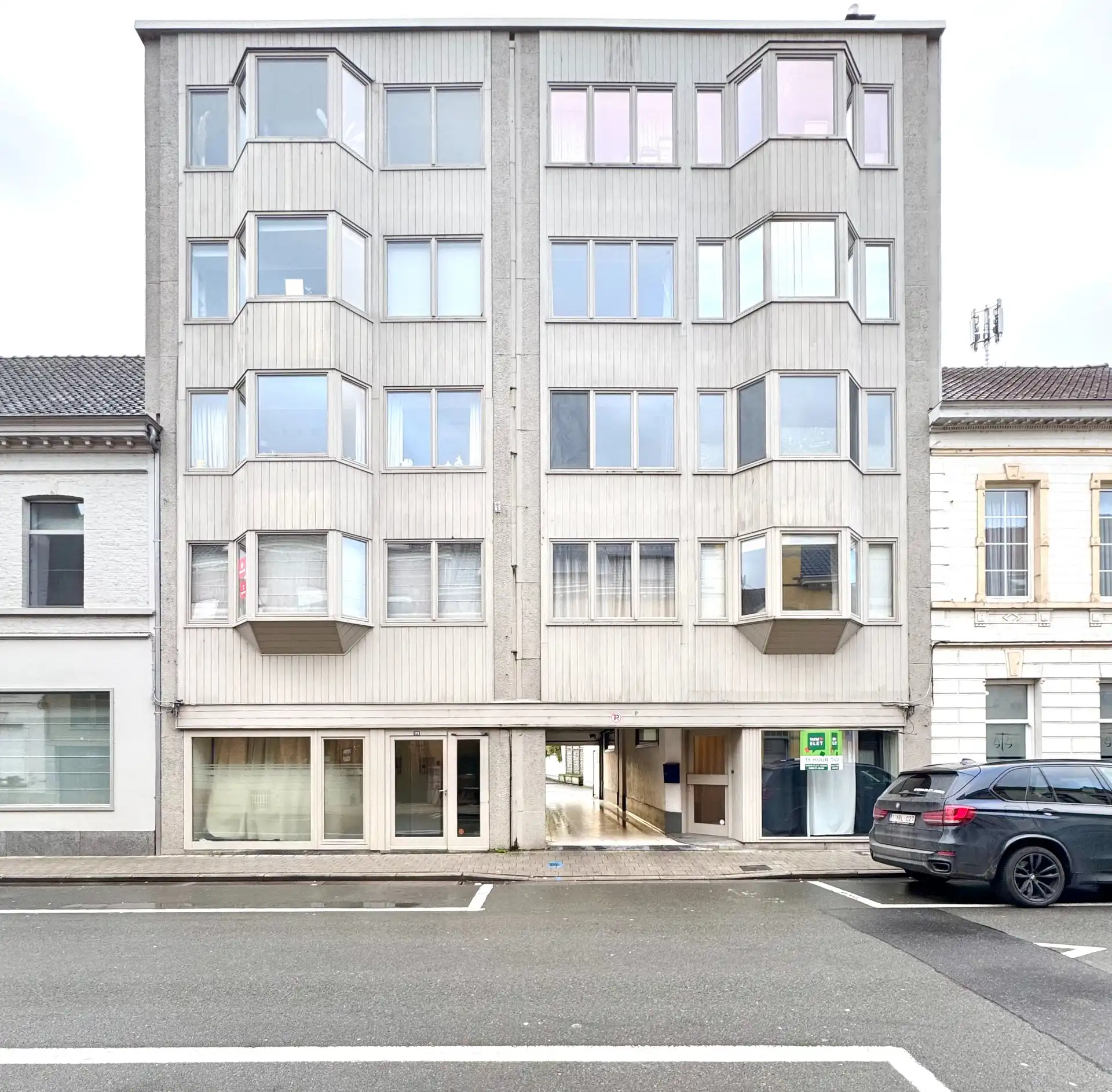 GELIJKVLOERS 1-SLAAPKAMER-APPARTEMENT NABIJ STATION foto 4